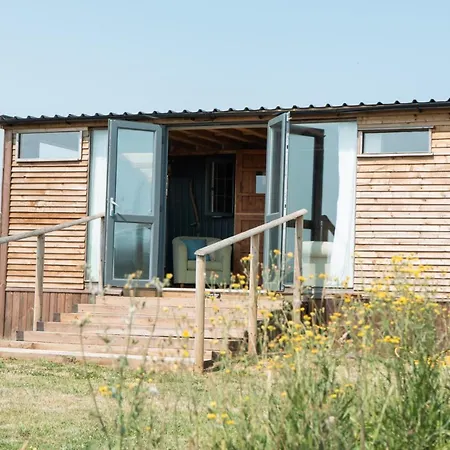 Swallowfield Glamping- Lake View Yeovil Exterior photo