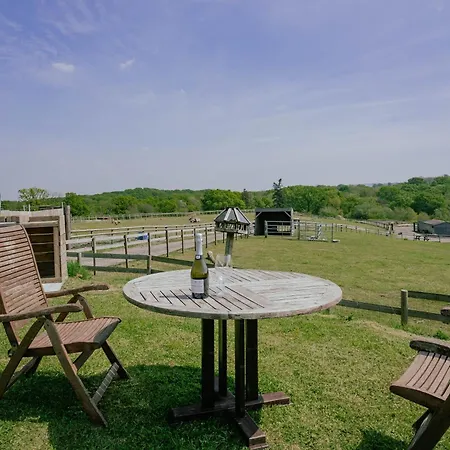Swallowfield Glamping- Lake View Yeovil Exterior photo