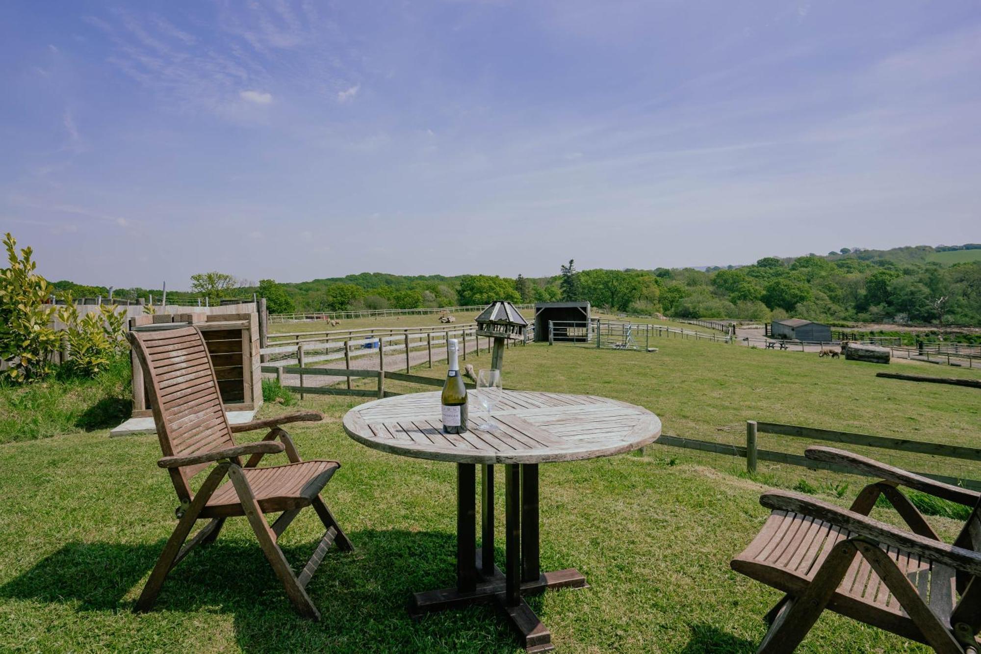 Campsite Swallowfield Glamping- View